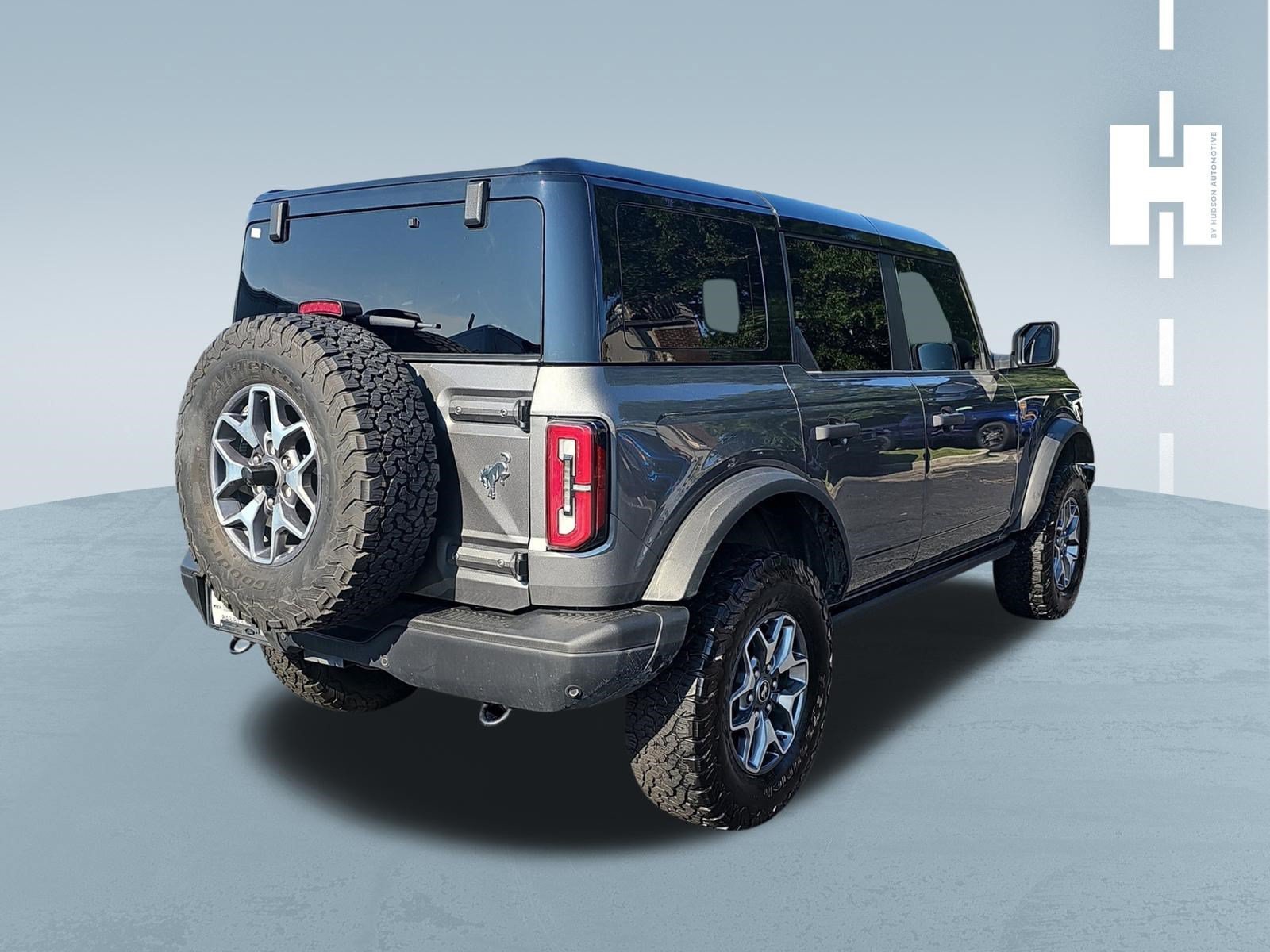 Used 2025 Gray Metallic Ford Badlands image 2