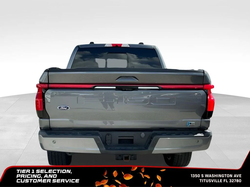 Used 2023 Gray Ford Platinum image 5