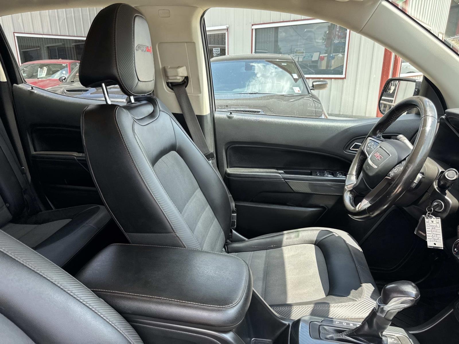 Used 2022 Desert Sand Metallic GMC 4WD AT4 w/Cloth image 10