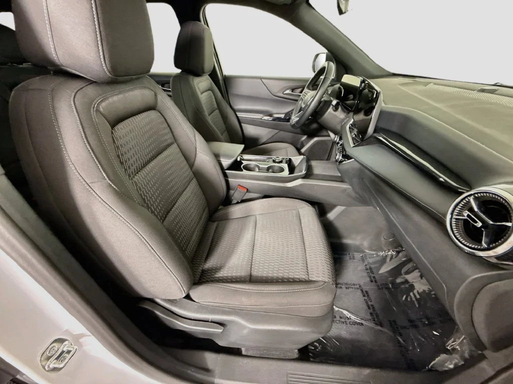 Used 2026 White Chevrolet LT image 26