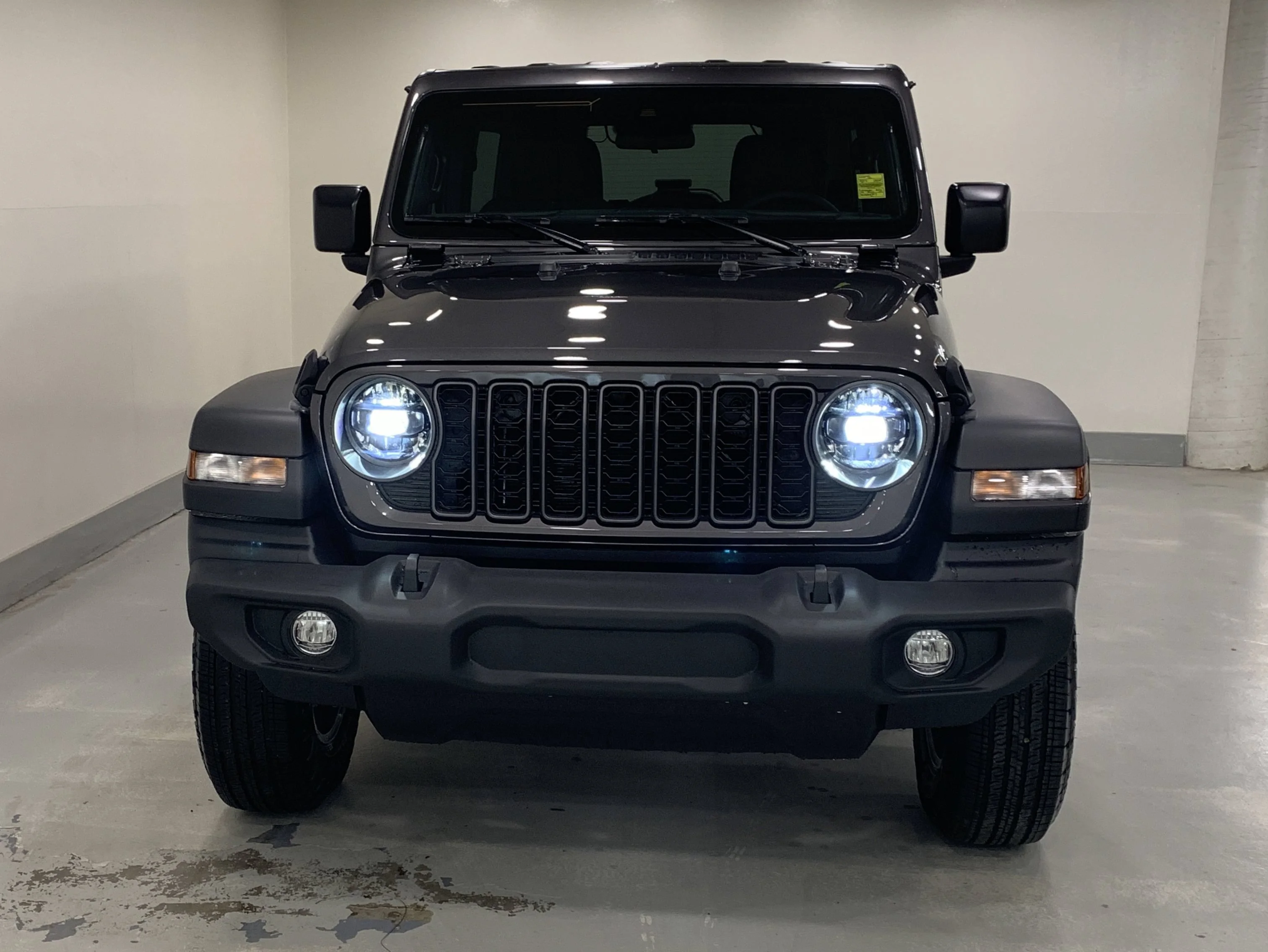 New 2025 Granite Crystal Metallic Jeep Sport S image 4