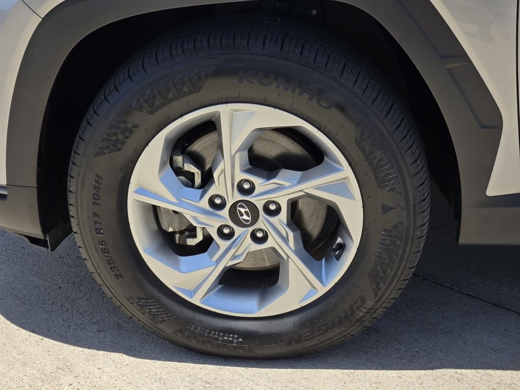 Used 2024 Silver Hyundai SEL image 7