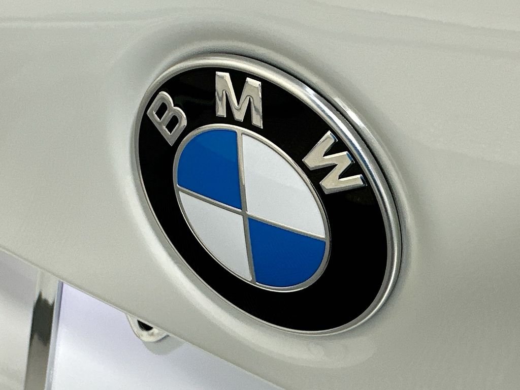 New 2026 Alpine White BMW 330i xDrive image 22