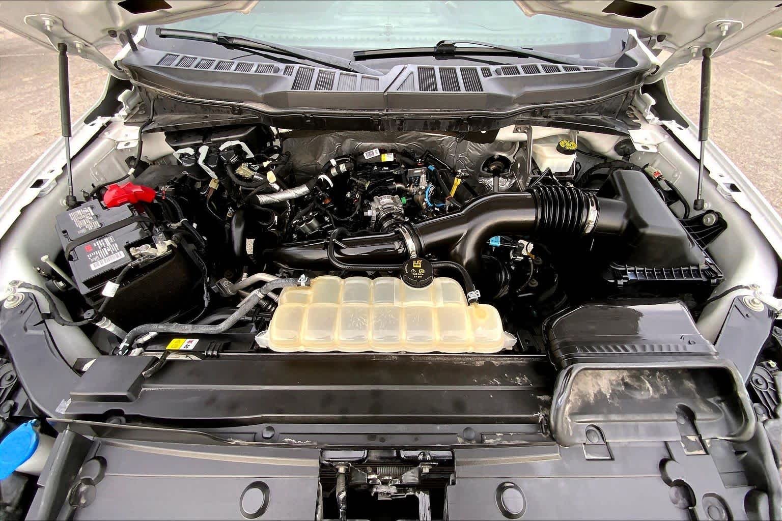 Used 2023 Oxford White Ford XL image 25