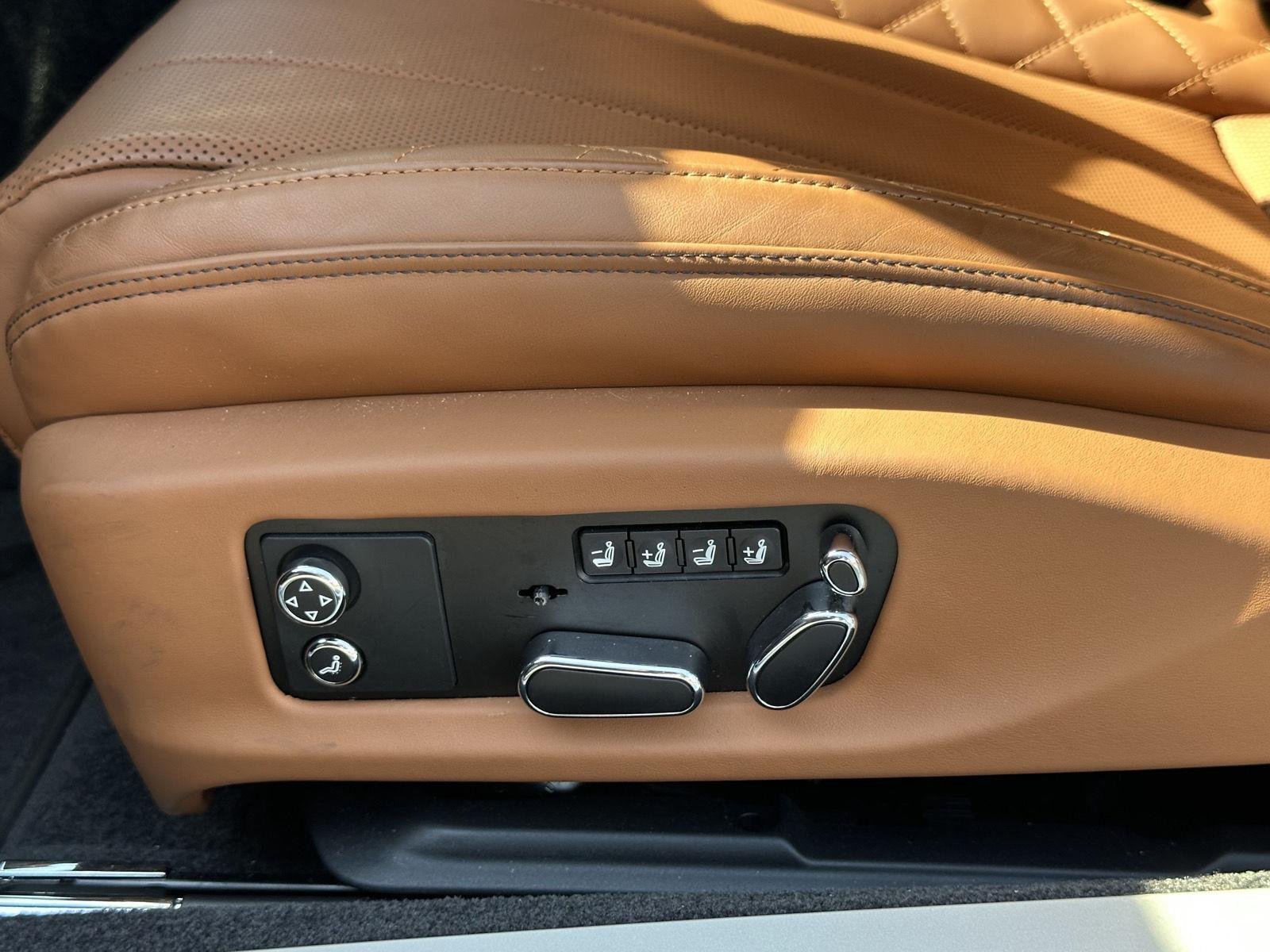 Used 2020 Dark Sapphire BENTLEY  image 9