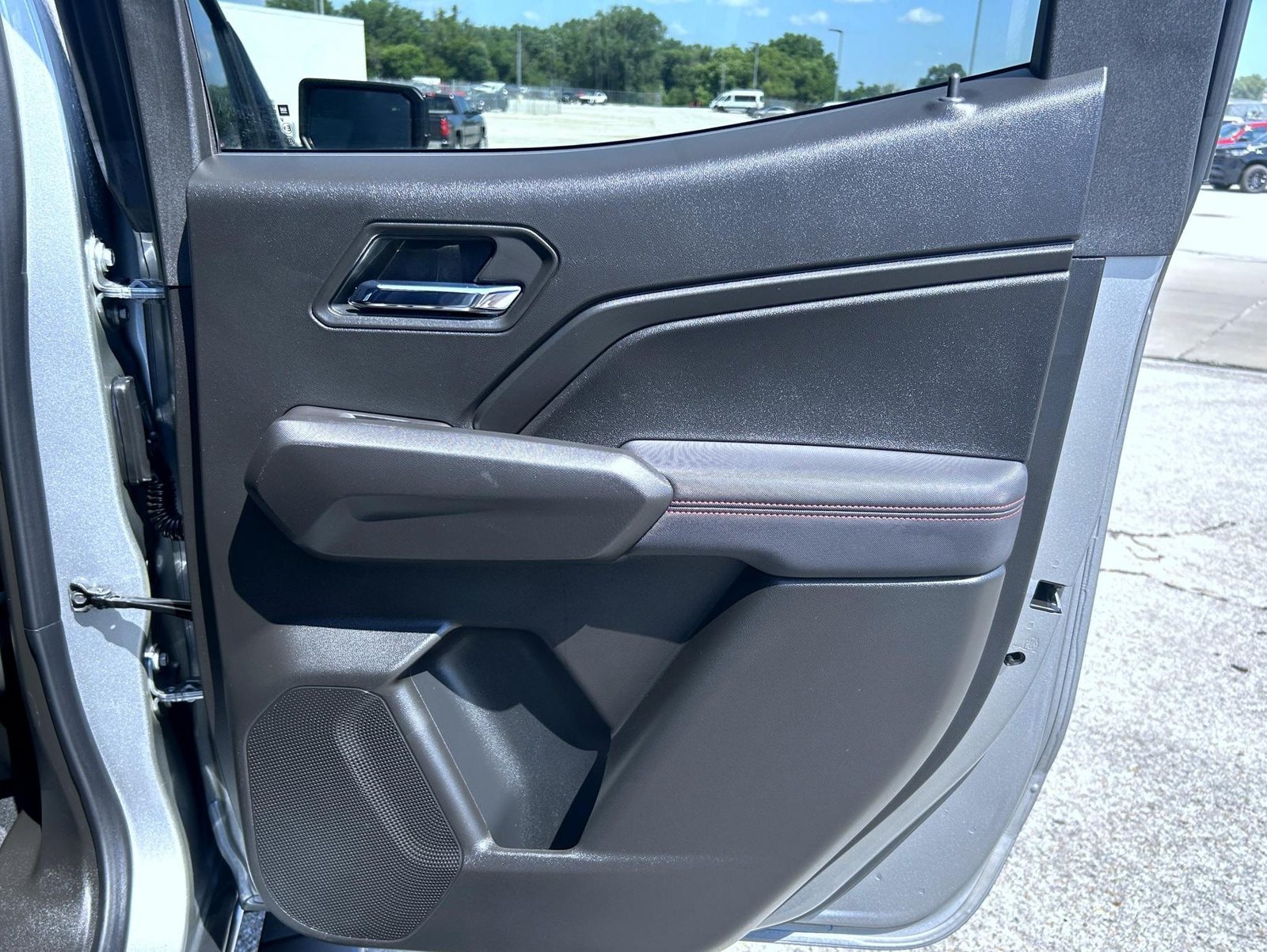 2025 Chevrolet Colorado Z71 - Photo 19