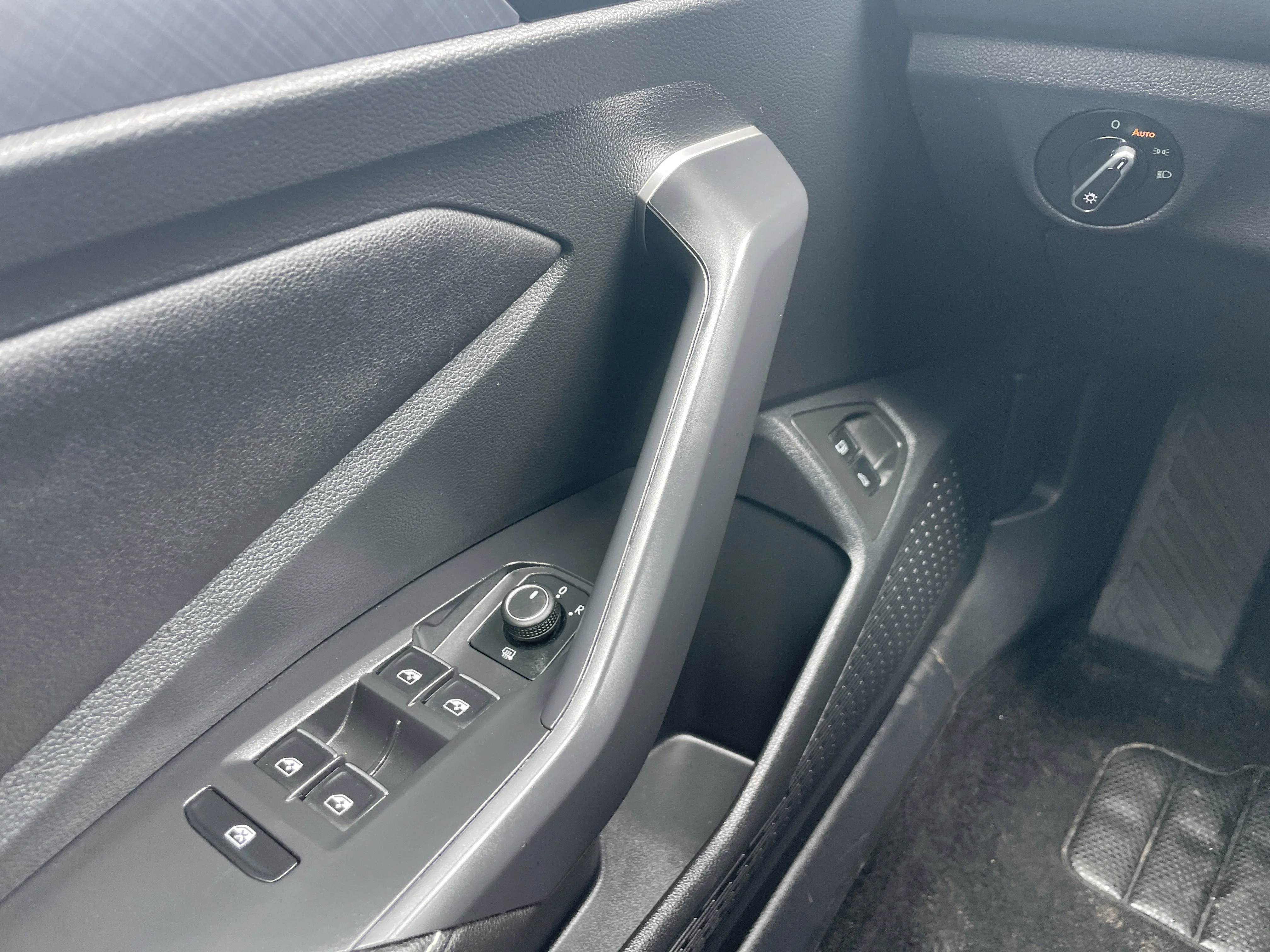 2024 Volkswagen Jetta SE - Photo 10