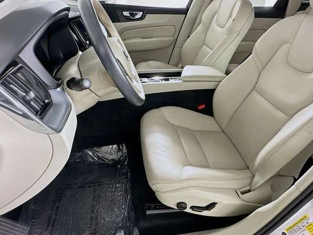 Certified Pre-Owned 2020 Volvo XC60 T5 Momentum