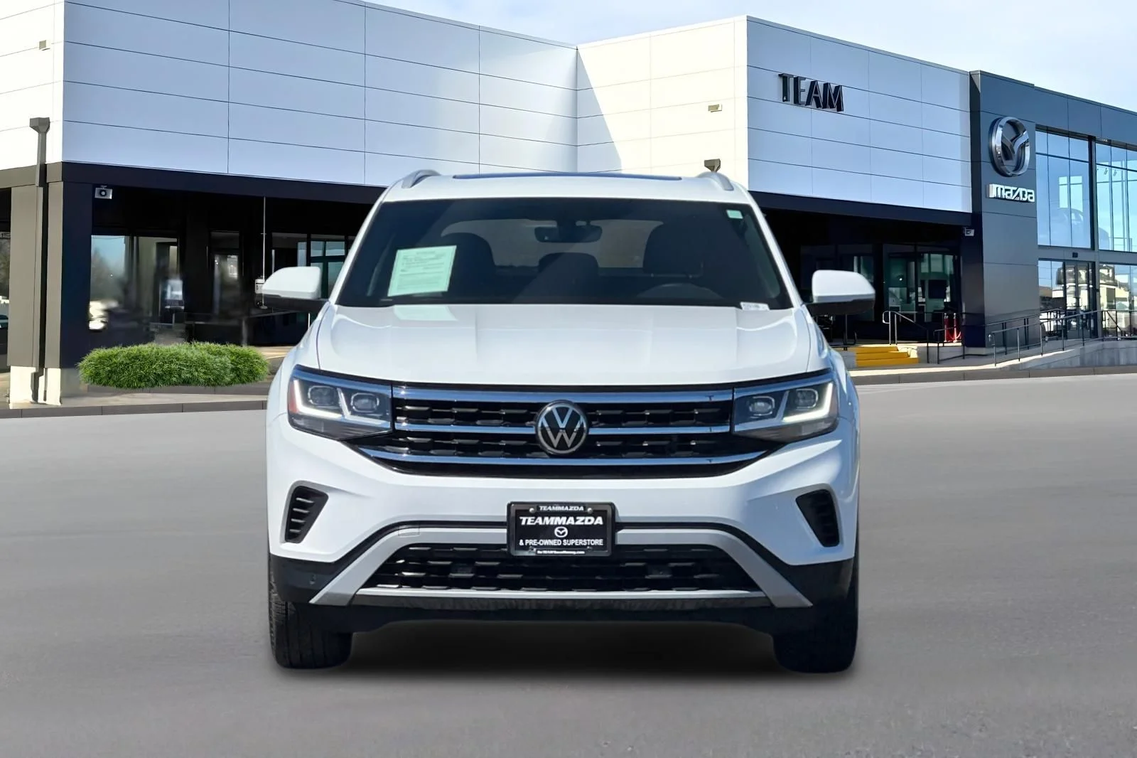 Used 2022 White Volkswagen 2.0T SE w/Technology image 6
