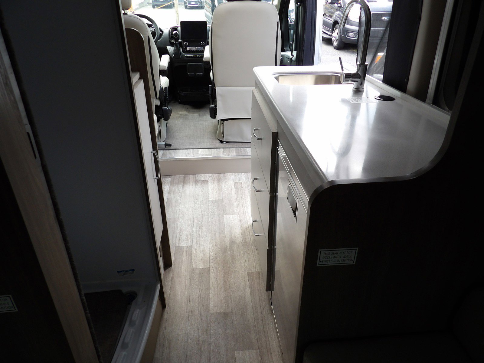 New 2025 Bright Silver Metallic Clearcoat Thor Motor Coach 20J image 9