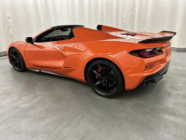 Used 2025 Sebring Orange Tintcoat Chevrolet 2LZ image 3