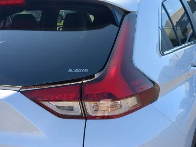 New 2026 White Mitsubishi SEL image 11
