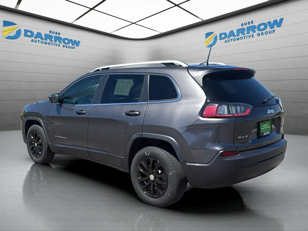 Used 2021 Gray Jeep Latitude Plus image 3