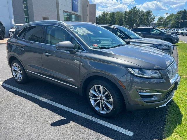 Used 2019 Gray Lincoln Select image 3