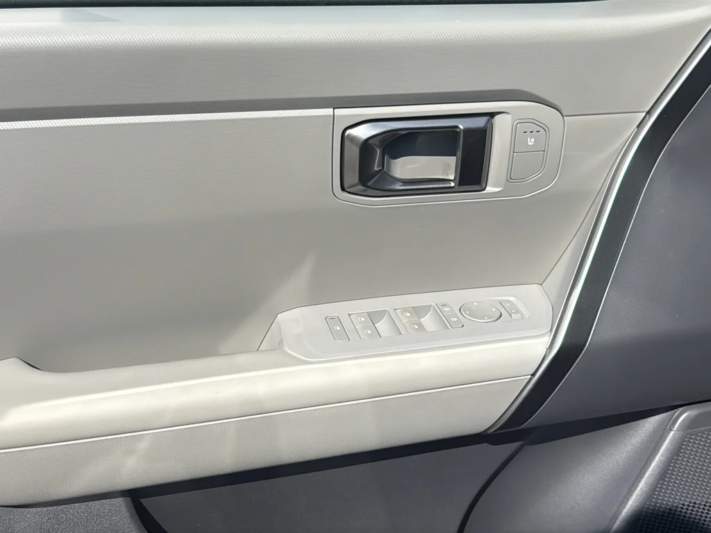 New 2027 Gray Kia S image 34