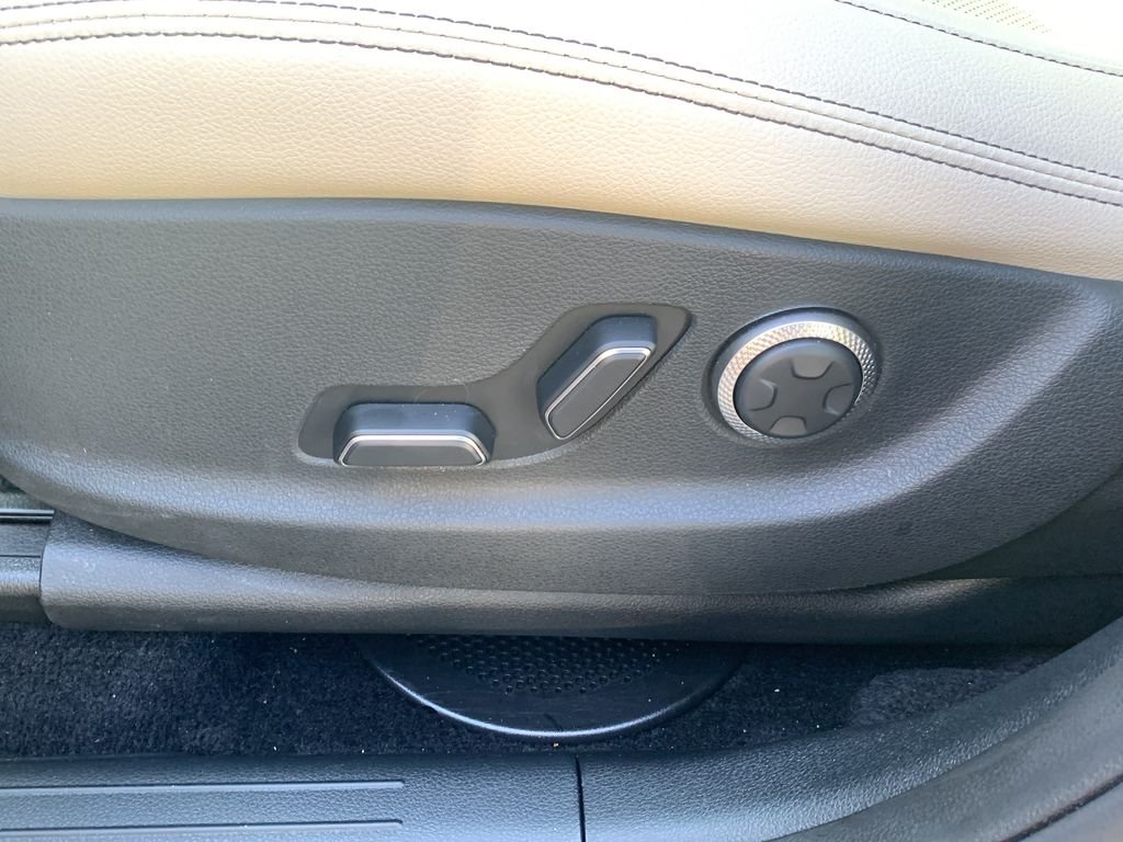 2026 GENESIS GV70 Standard - Photo 22