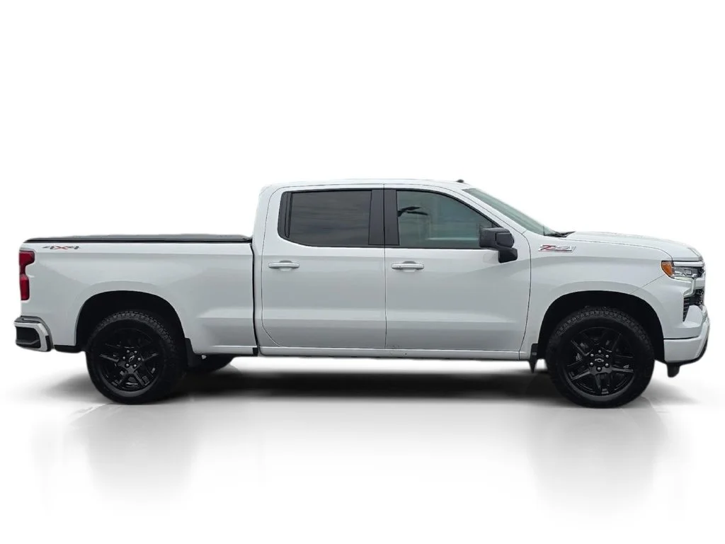 Used 2026 Summit White Chevrolet RST image 6
