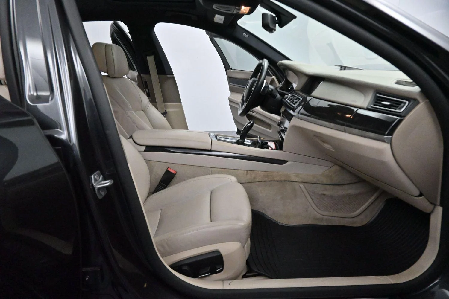 Used 2013 Dark Graphite Metallic Ii BMW 750i image 32