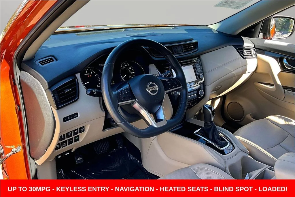 Used 2017 Orange Nissan SL image 21
