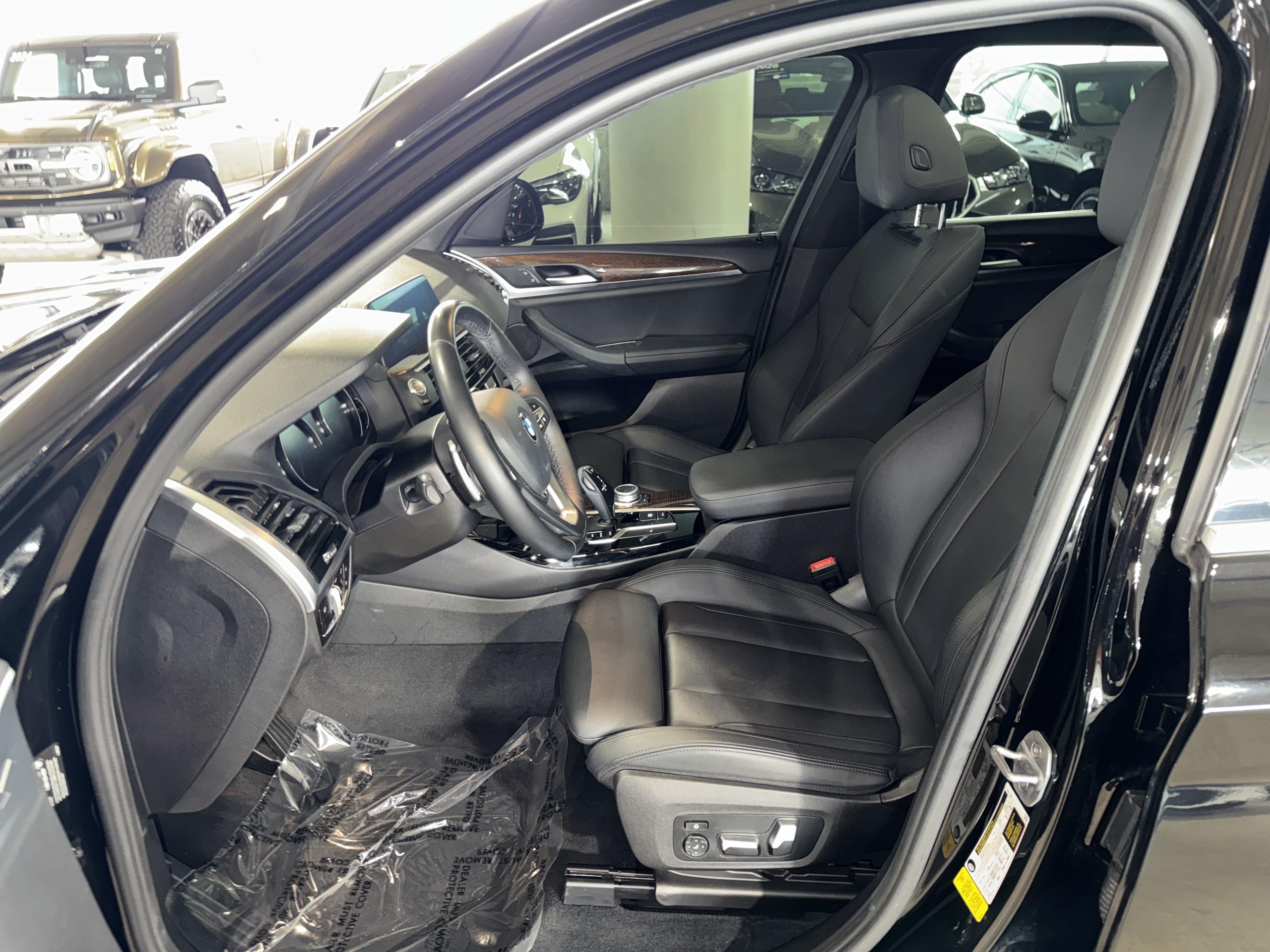 Used 2020 Jet Black BMW sDrive30i image 19