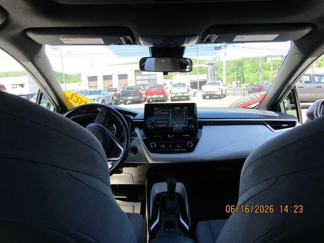 Certified Used 2022 Classic Silver Metallic Toyota SE image 10