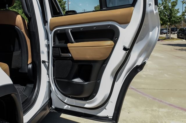 New 2026 Fuji White Land Rover S image 57