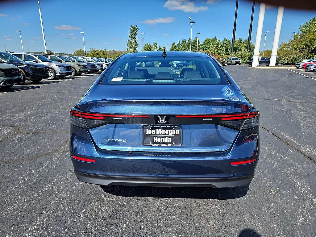 New 2026 Canyon River Blue Metallic Honda SE image 4