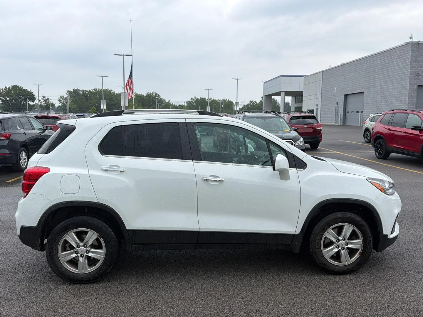 Used 2019 Summit White Chevrolet LT image 3