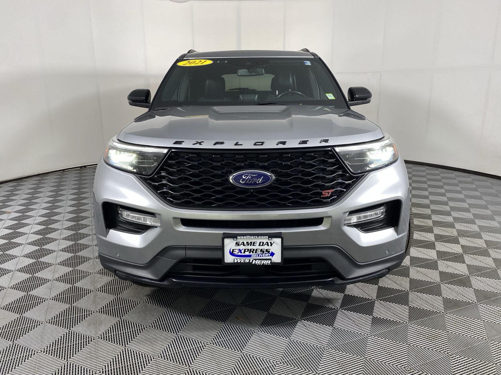 Used 2021 Iconic Silver Ford ST image 2