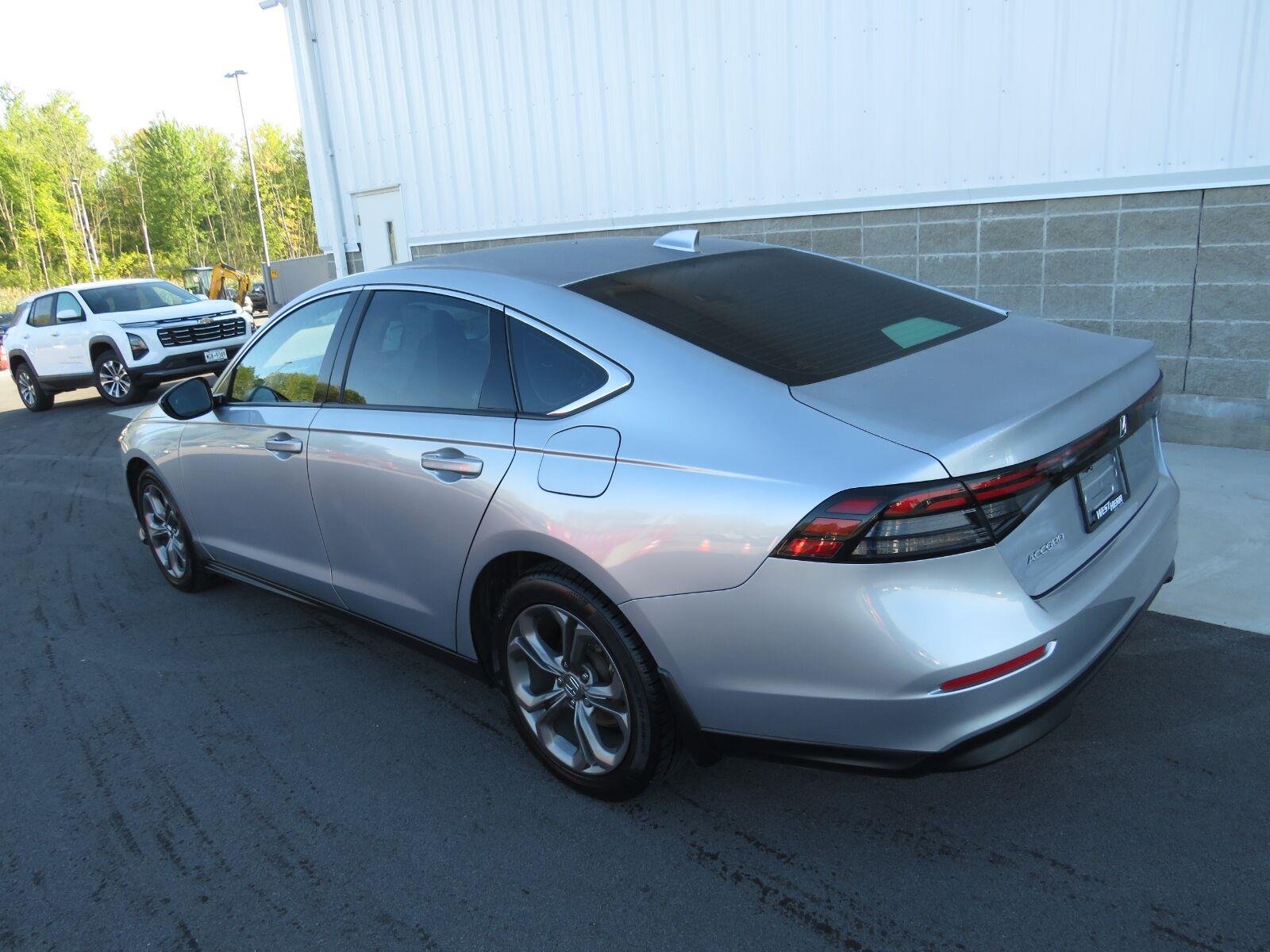 Used 2024  Honda EX image 15