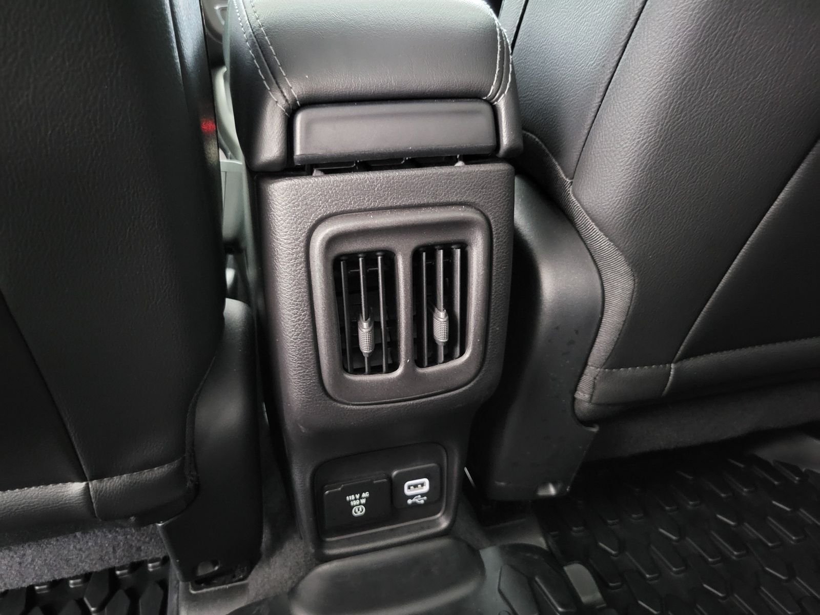 Used 2019 Silver Jeep Limited image 30
