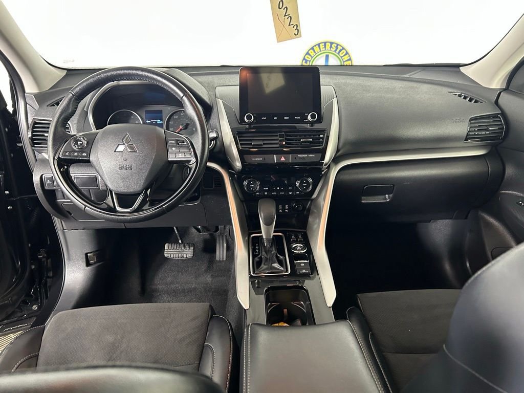 Used 2024 Silver Mitsubishi SE image 6