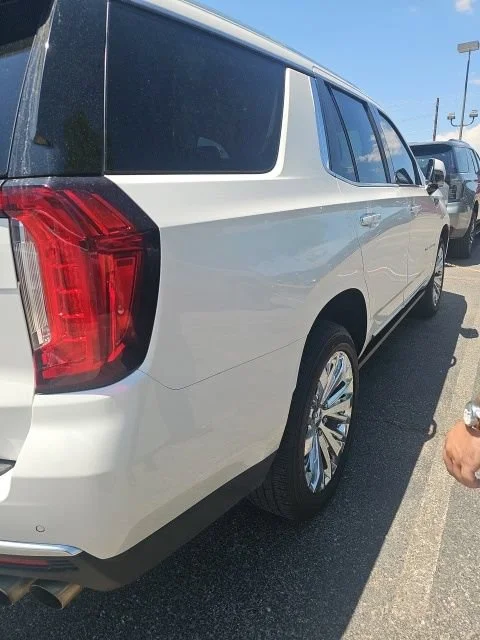 Used 2021 WHITE FROST TRICOAT GMC Denali image 10