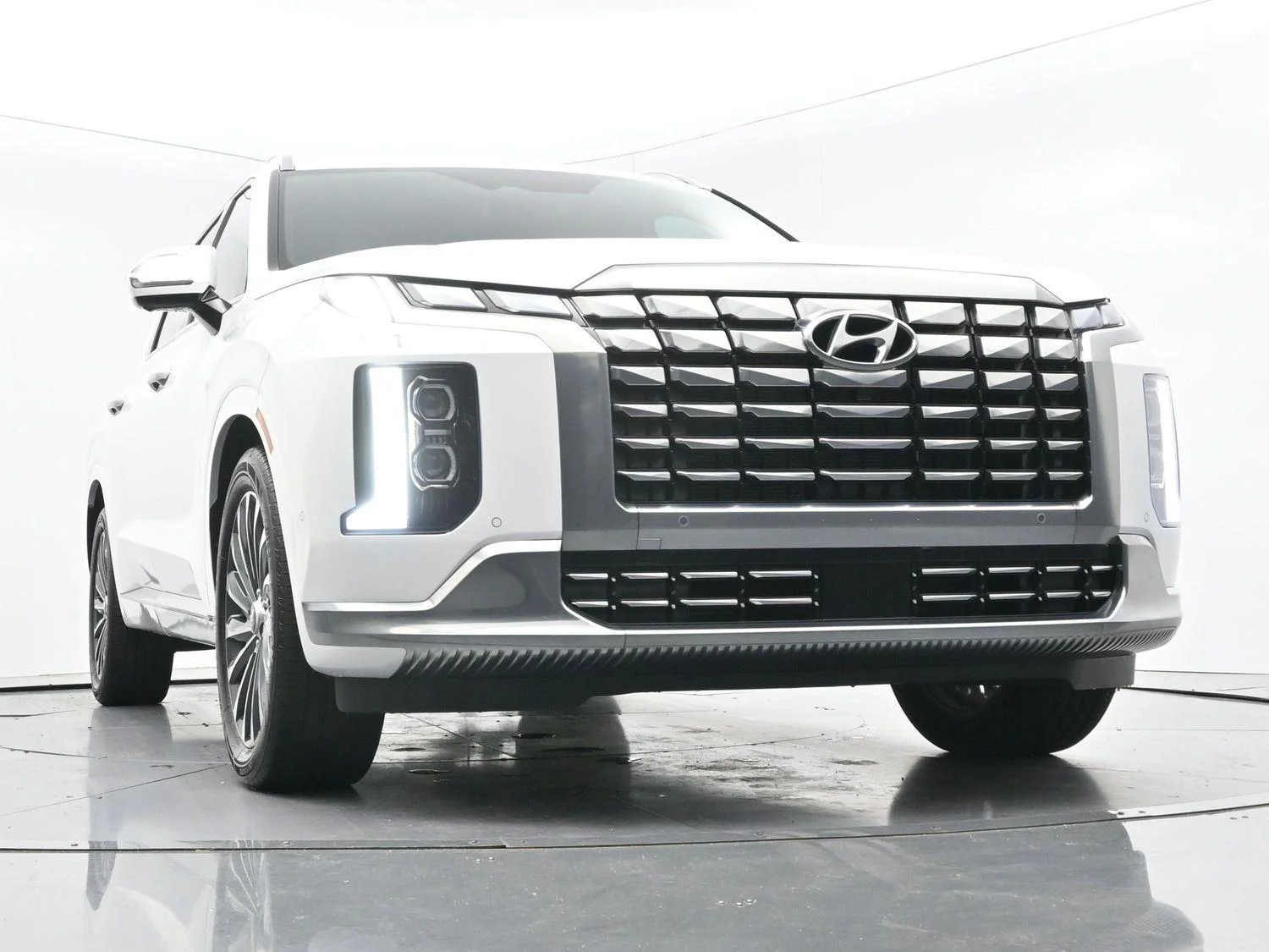 Used 2024 Hyper White Hyundai Calligraphy image 46
