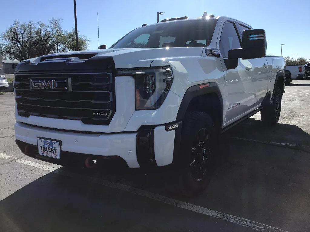 New 2026 Summit White GMC AT4 image 3