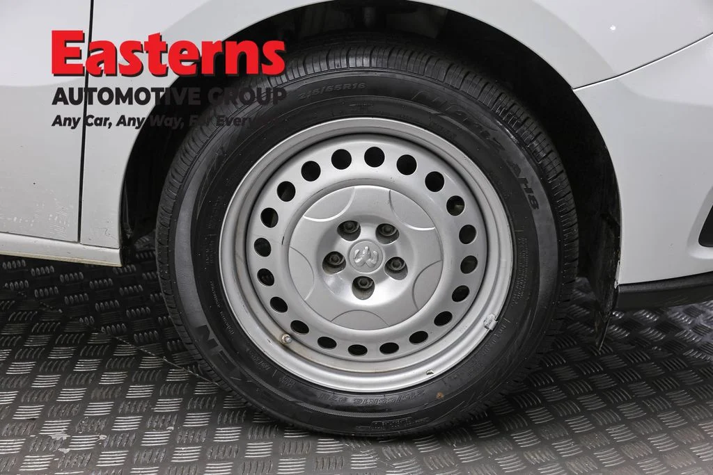 Used 2022 White Ram Base image 29