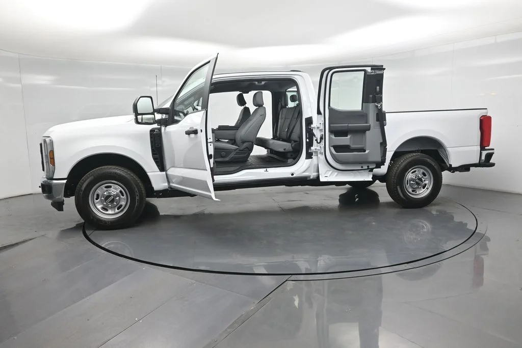 New 2027 Oxford White Ford XL image 30