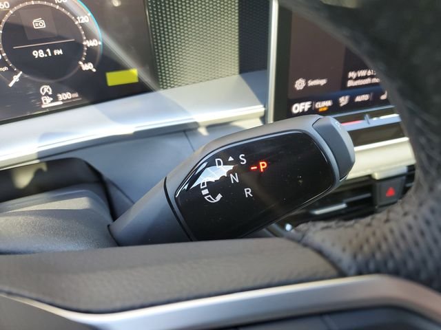 New 2026 White Volkswagen 2.0T SE R-Line Black image 29