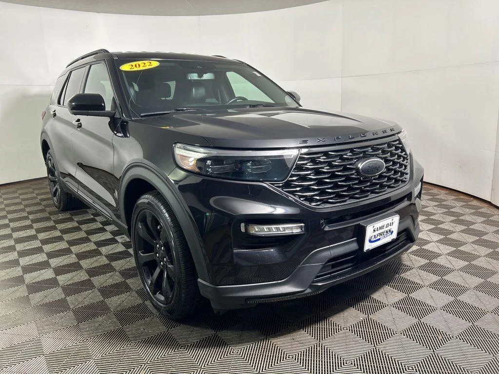 Used 2022 Black Metallic Ford ST-Line image 5