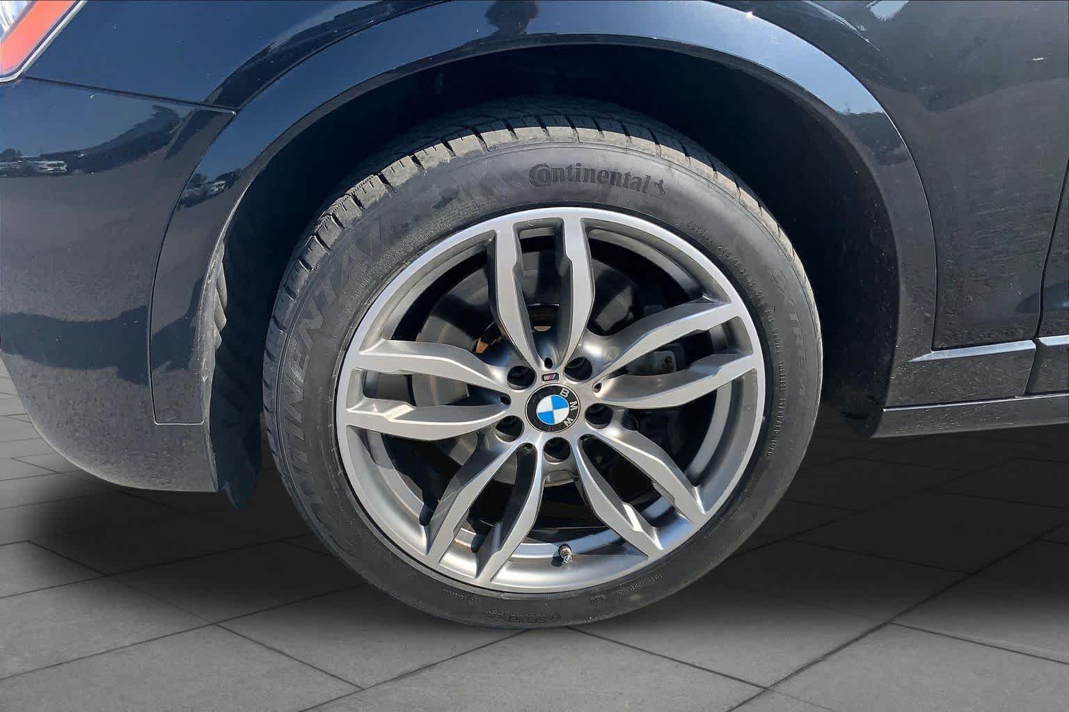 Used 2018 Black Sapphire Metallic BMW M40i image 10
