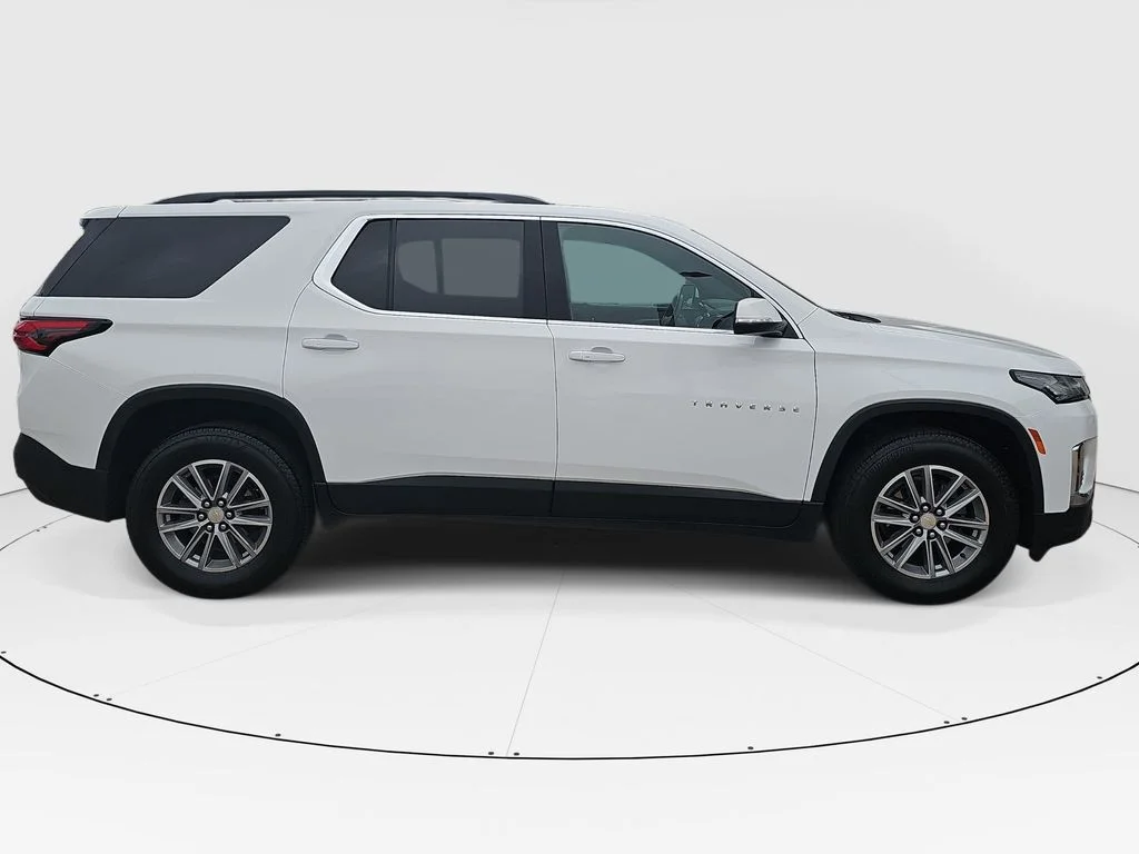 Used 2022 White Chevrolet LT image 2