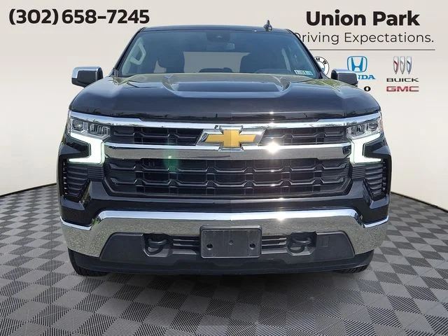 Used 2025 Black Chevrolet LT image 2