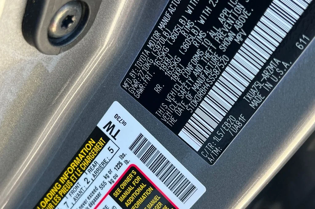 Used 2025  Toyota XLE image 34