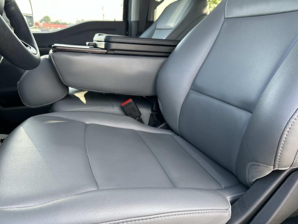 Used 2026 Black Metallic Ford XL image 27