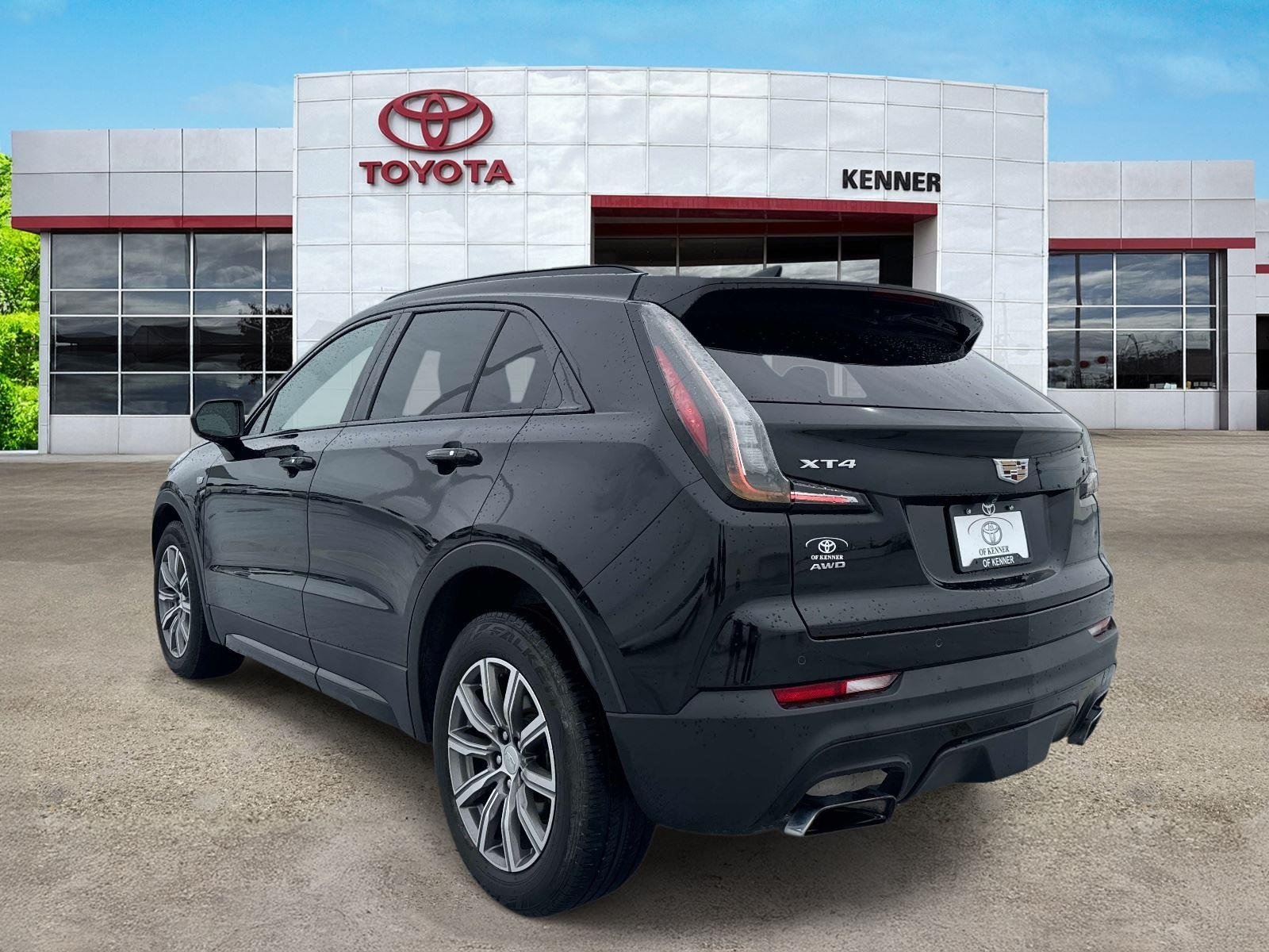 Used 2020 Stellar Black Metallic Cadillac AWD Sport image 4