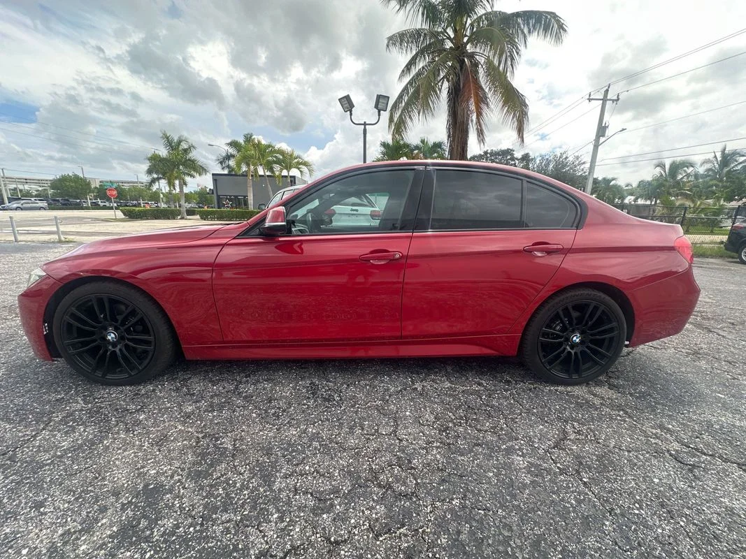 Used 2013 Red BMW xDrive image 8