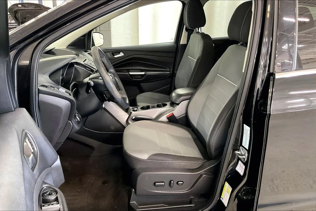 Used 2014 Black Ford SE image 25