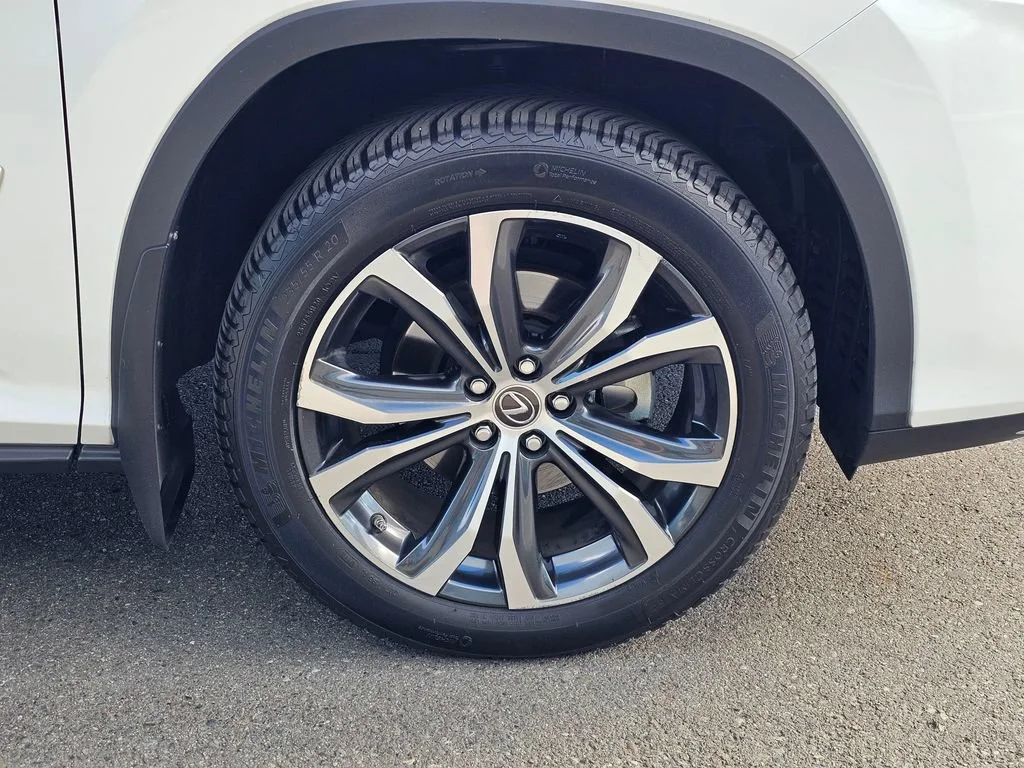 Used 2022  Lexus RX 450hL image 9