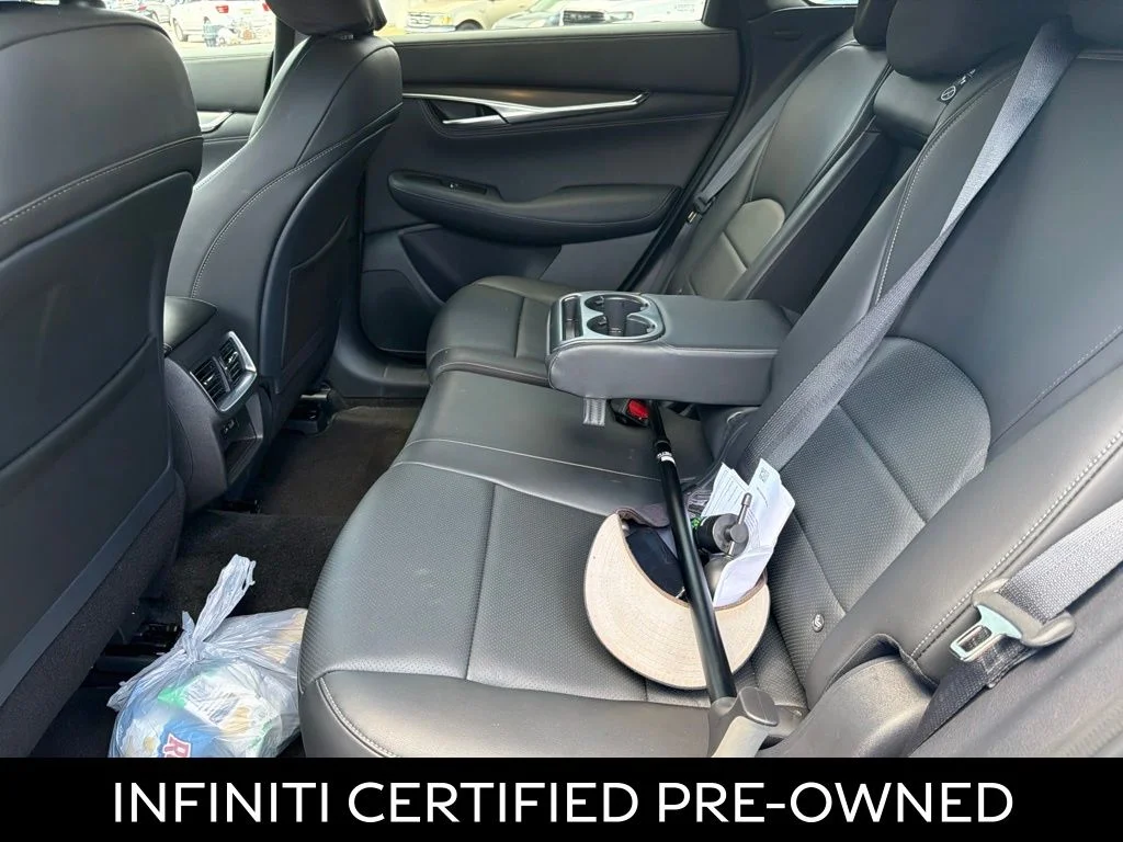 Certified Used 2025 Radiant White INFINITI LUXE image 4