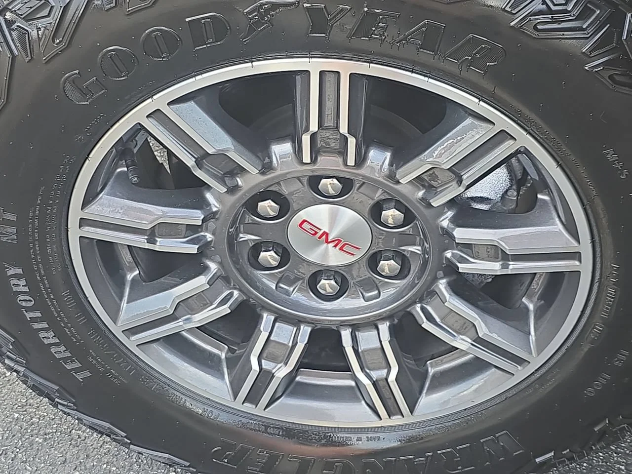 Used 2024 Onyx Black GMC AT4 image 33